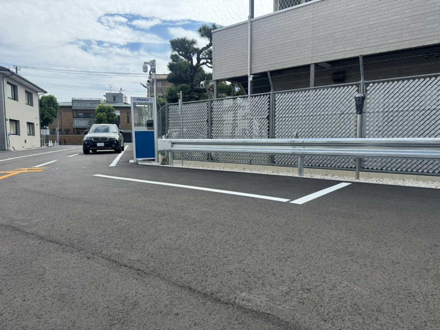 ミロワールコート千葉店の駐車場