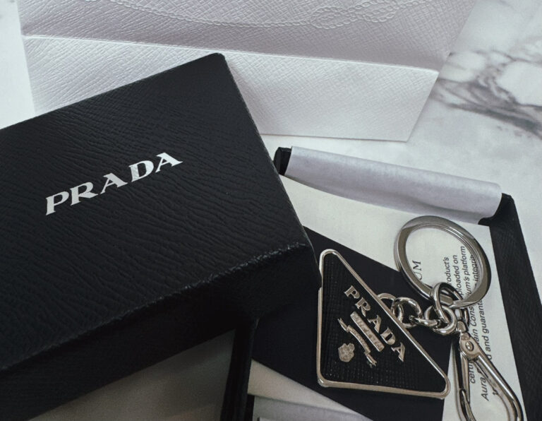 私物のPRADA（プラダ）サフィアーノレザー メタル キーリングにコーティング施工｜毎日使うお気に入りをきれい